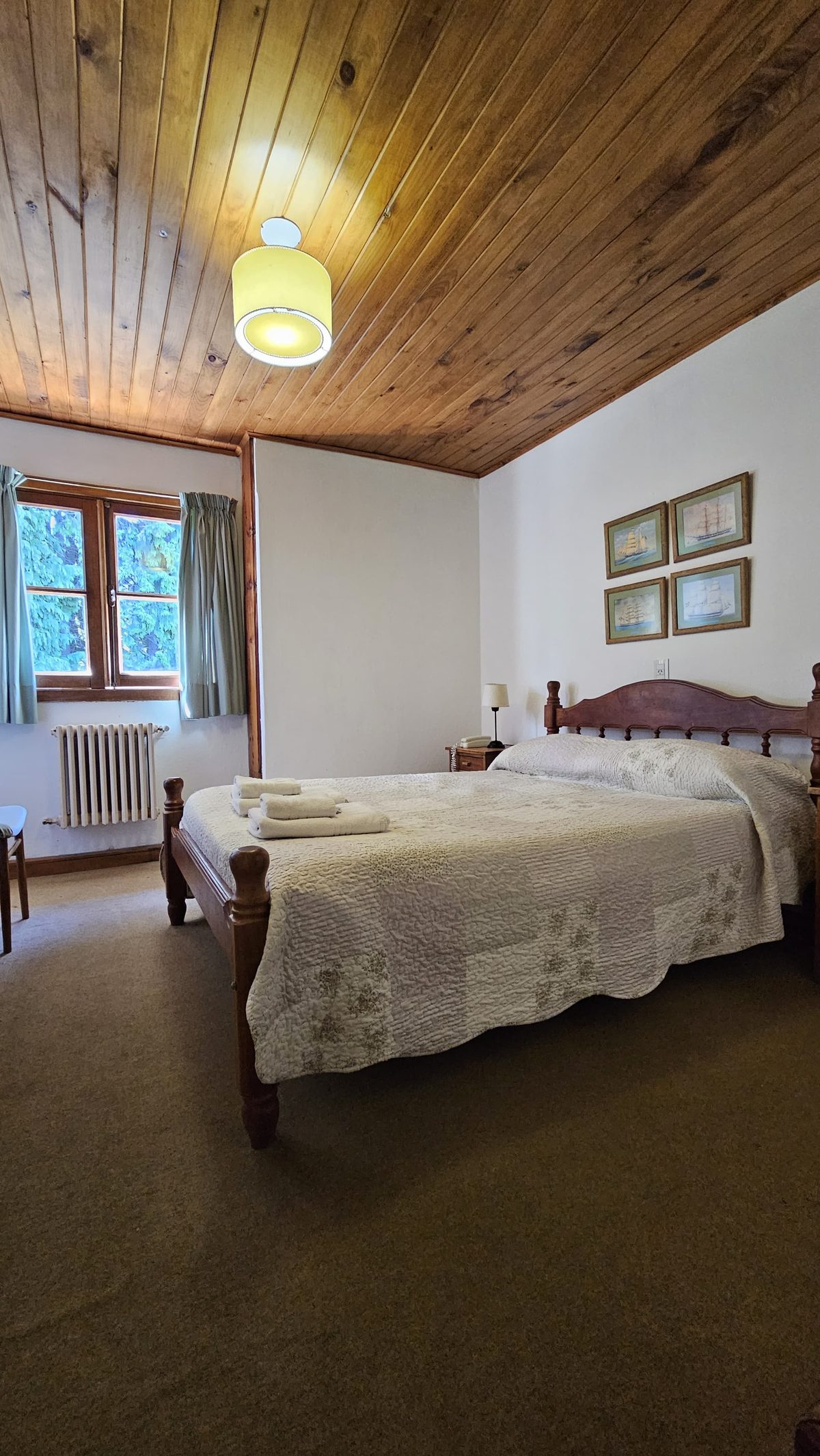 Habitación doble matrimonial con vista al jardín